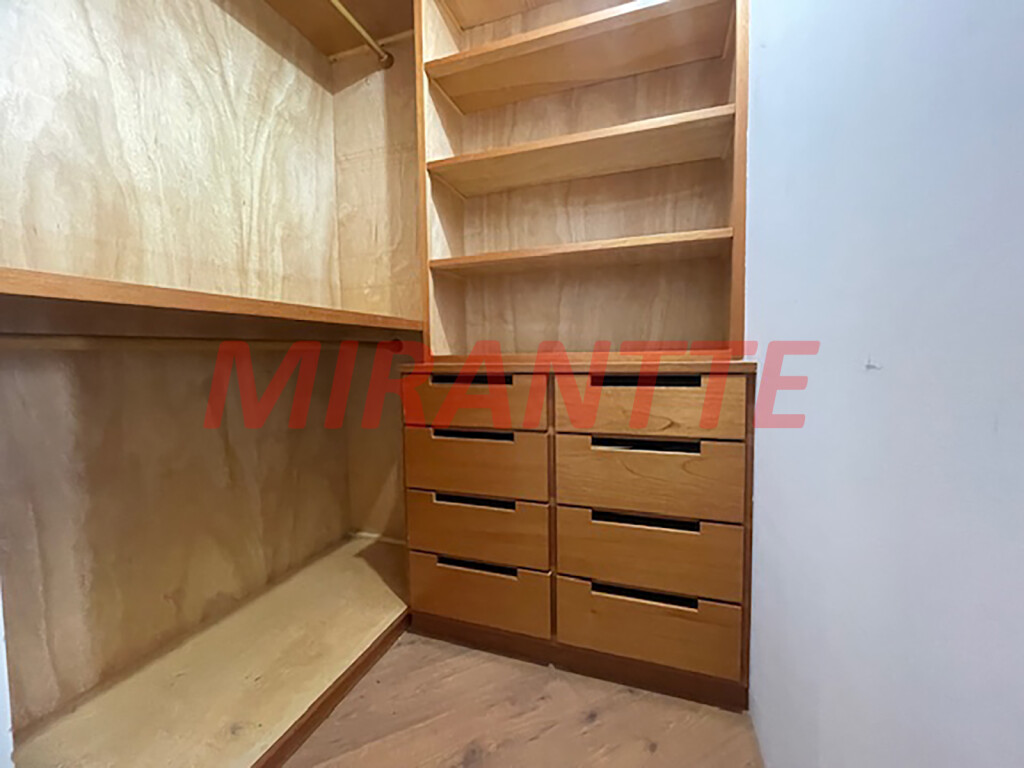 Apartamento de 95m² com 3 quartos em Água Fria