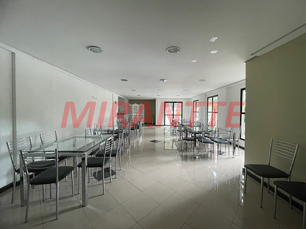 Apartamento de 95m² com 3 quartos em Água Fria