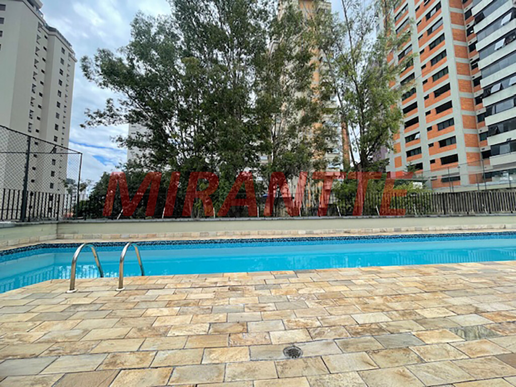 Apartamento de 95m² com 3 quartos em Água Fria