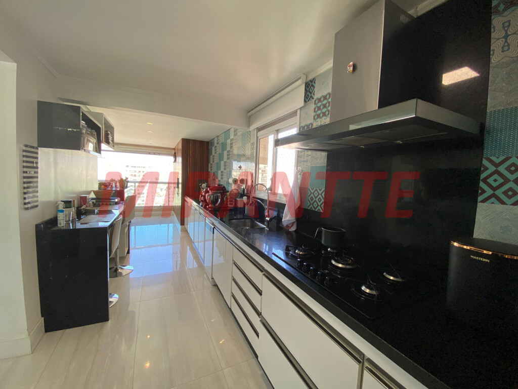 Apartamento de 139m² com 3 quartos em Santa Teresinha