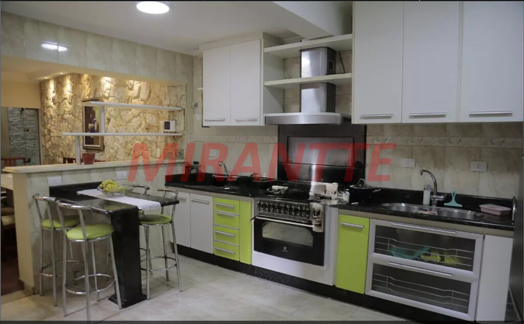Casa terrea de 440m² com 4 quartos em Vila Carolina