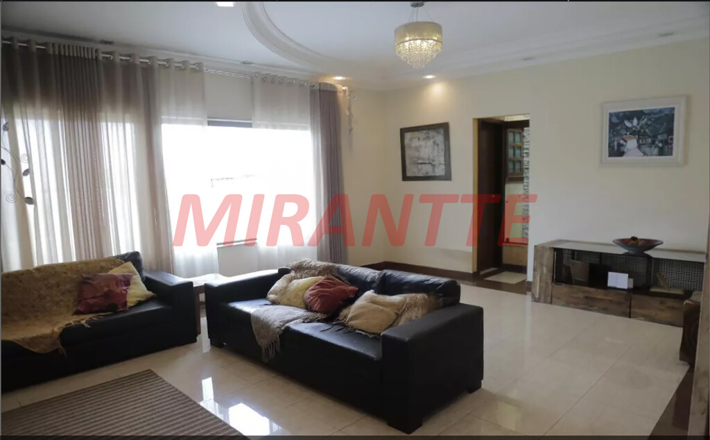 Casa terrea de 440m² com 4 quartos em Vila Carolina