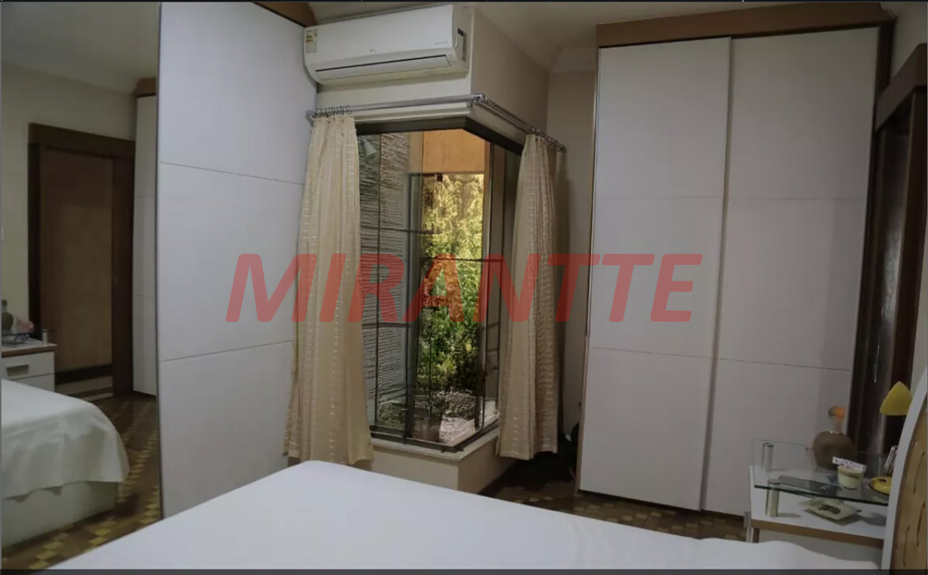 Casa terrea de 440m² com 4 quartos em Vila Carolina