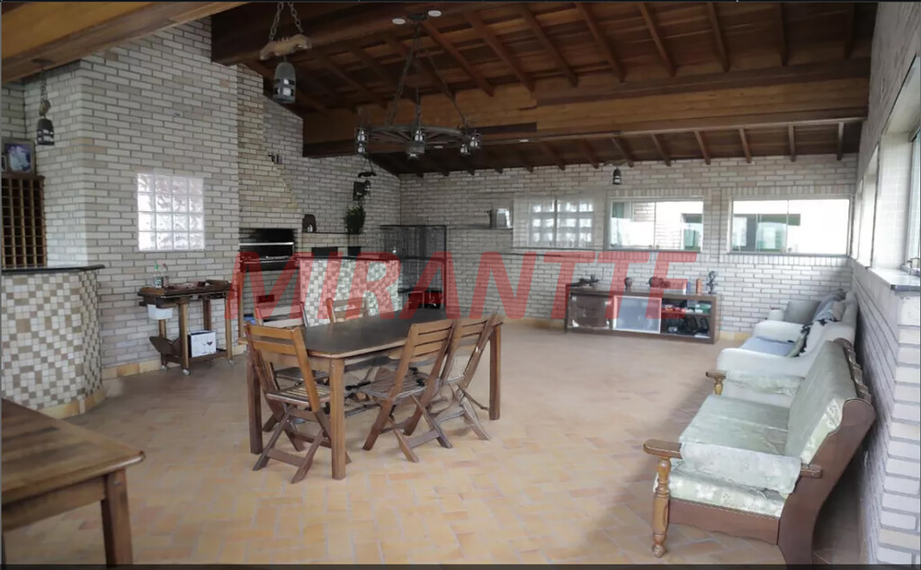 Casa terrea de 440m² com 4 quartos em Vila Carolina
