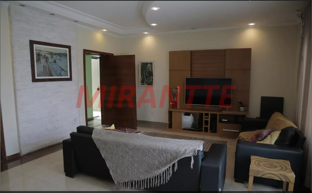 Casa terrea de 440m² com 4 quartos em Vila Carolina