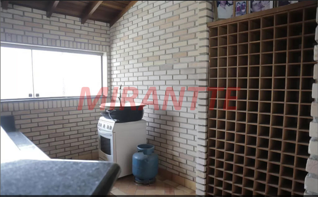 Casa terrea de 440m² com 4 quartos em Vila Carolina
