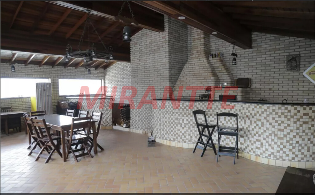 Casa terrea de 440m² com 4 quartos em Vila Carolina