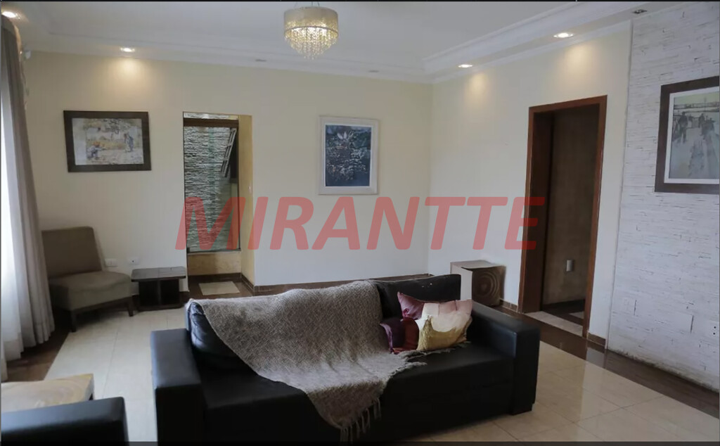Casa terrea de 440m² com 4 quartos em Vila Carolina