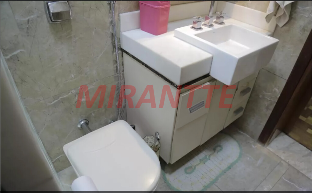 Casa terrea de 440m² com 4 quartos em Vila Carolina