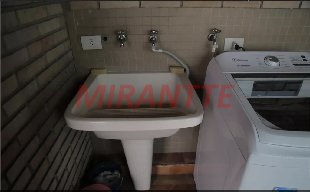 Casa terrea de 440m² com 4 quartos em Vila Carolina