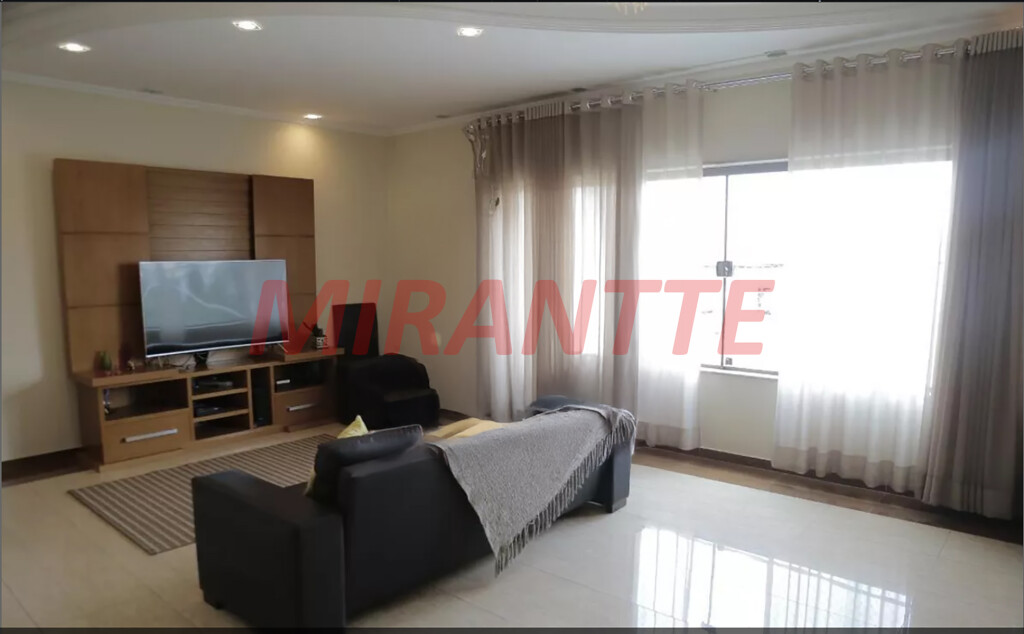 Casa terrea de 440m² com 4 quartos em Vila Carolina