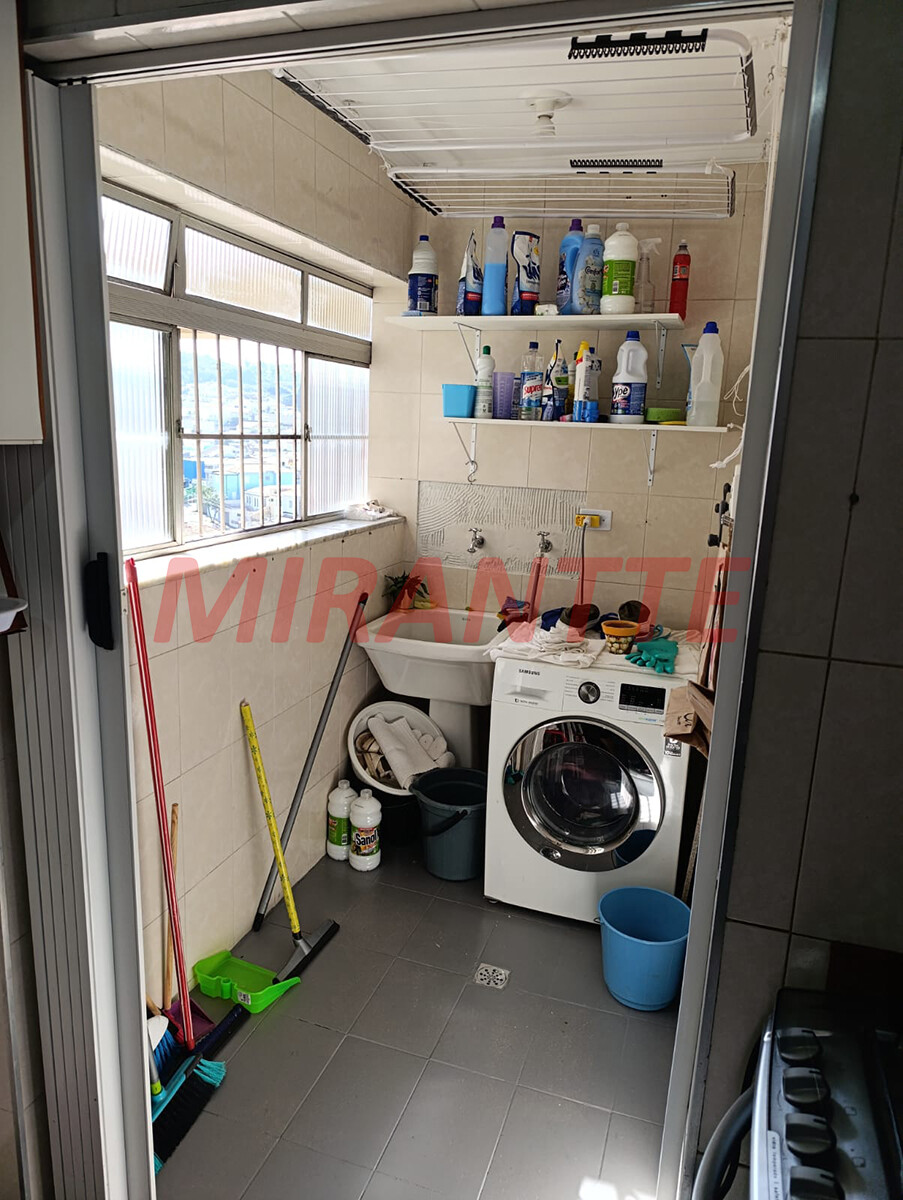 Apartamento de 70m² com 3 quartos em Água Fria