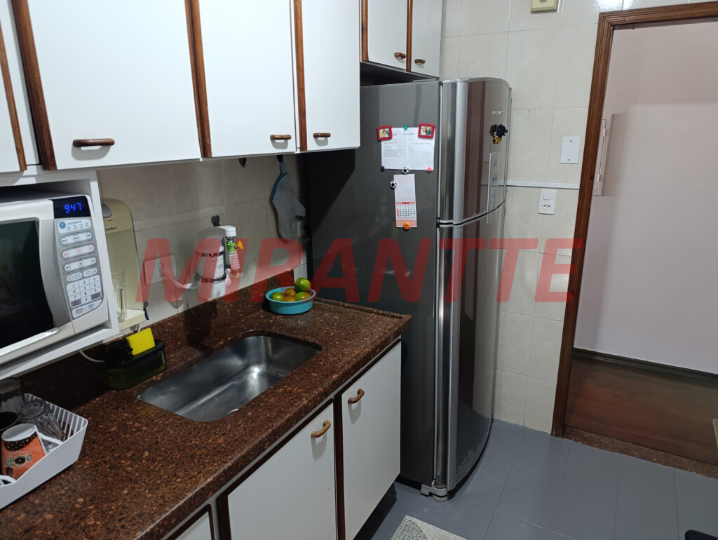 Apartamento de 70m² com 3 quartos em Água Fria