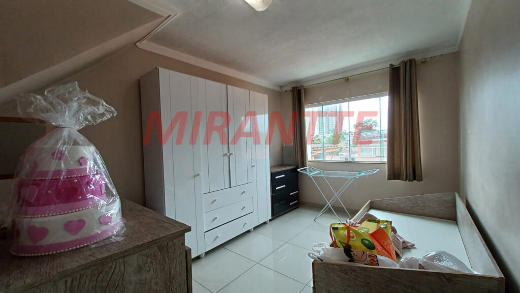 Sobrado de 238m² com 3 quartos em Jardim Vila Galvão