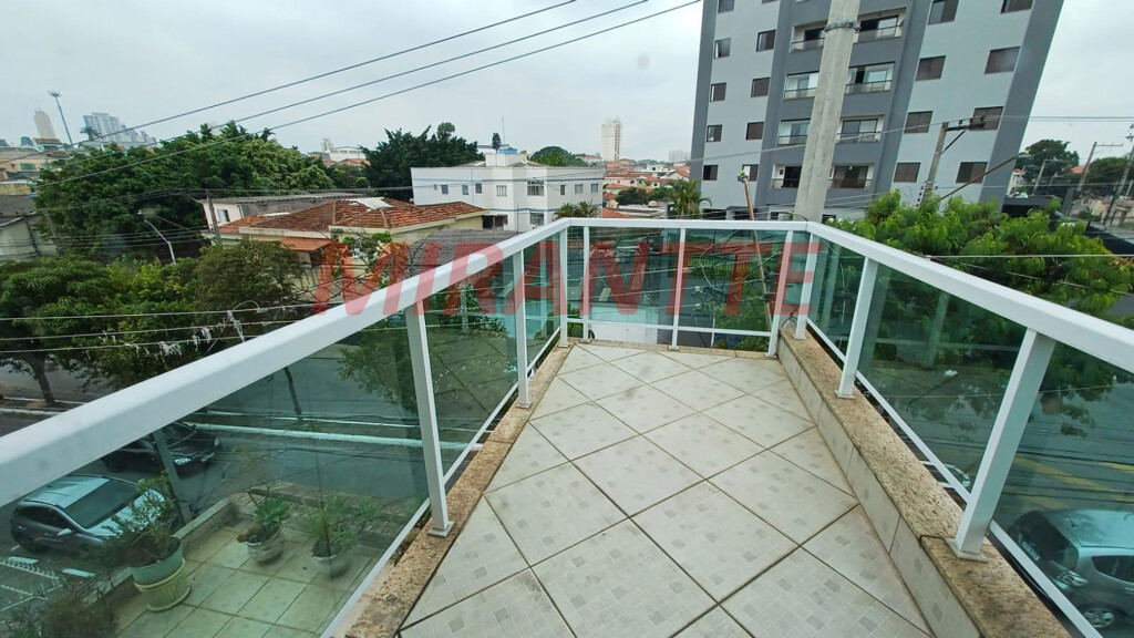 Sobrado de 238m² com 3 quartos em Jardim Vila Galvão