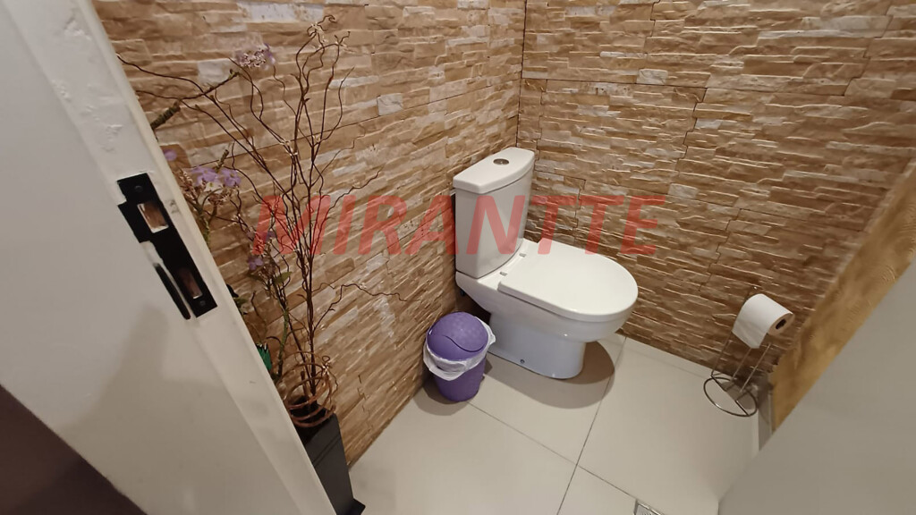 Sobrado de 238m² com 3 quartos em Jardim Vila Galvão