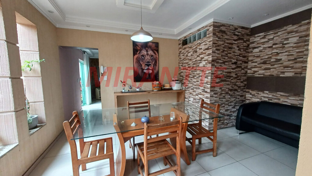 Sobrado de 238m² com 3 quartos em Jardim Vila Galvão