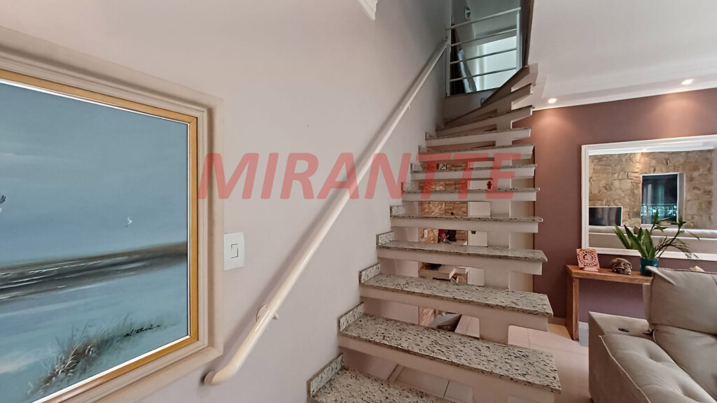 Sobrado de 238m² com 3 quartos em Jardim Vila Galvão