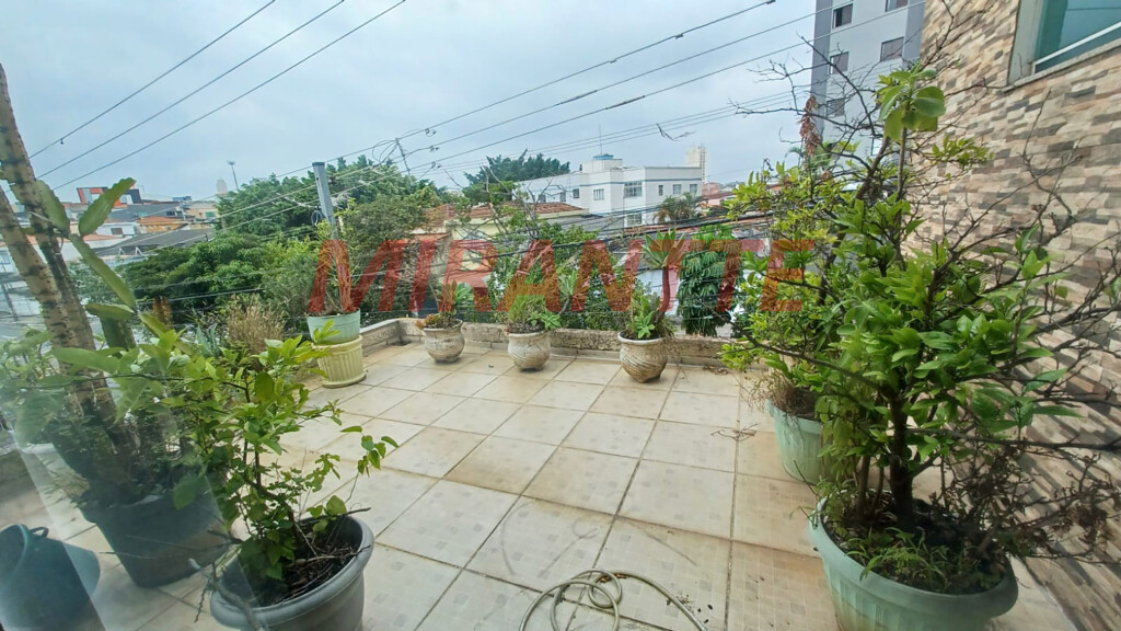 Sobrado de 238m² com 3 quartos em Jardim Vila Galvão