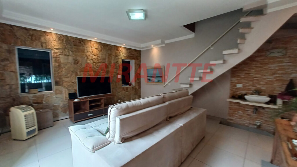 Sobrado de 238m² com 3 quartos em Jardim Vila Galvão