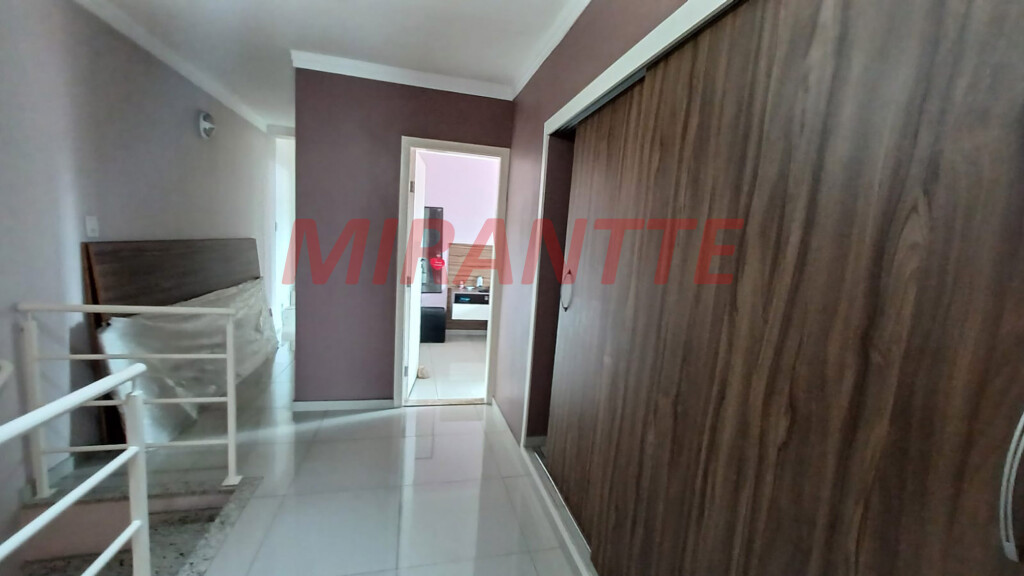 Sobrado de 238m² com 3 quartos em Jardim Vila Galvão