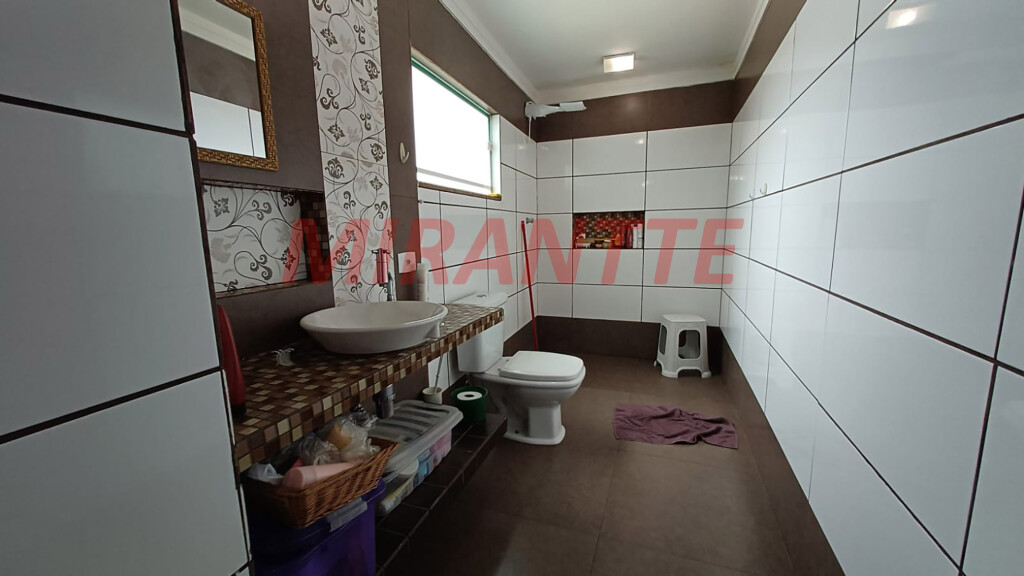 Sobrado de 238m² com 3 quartos em Jardim Vila Galvão