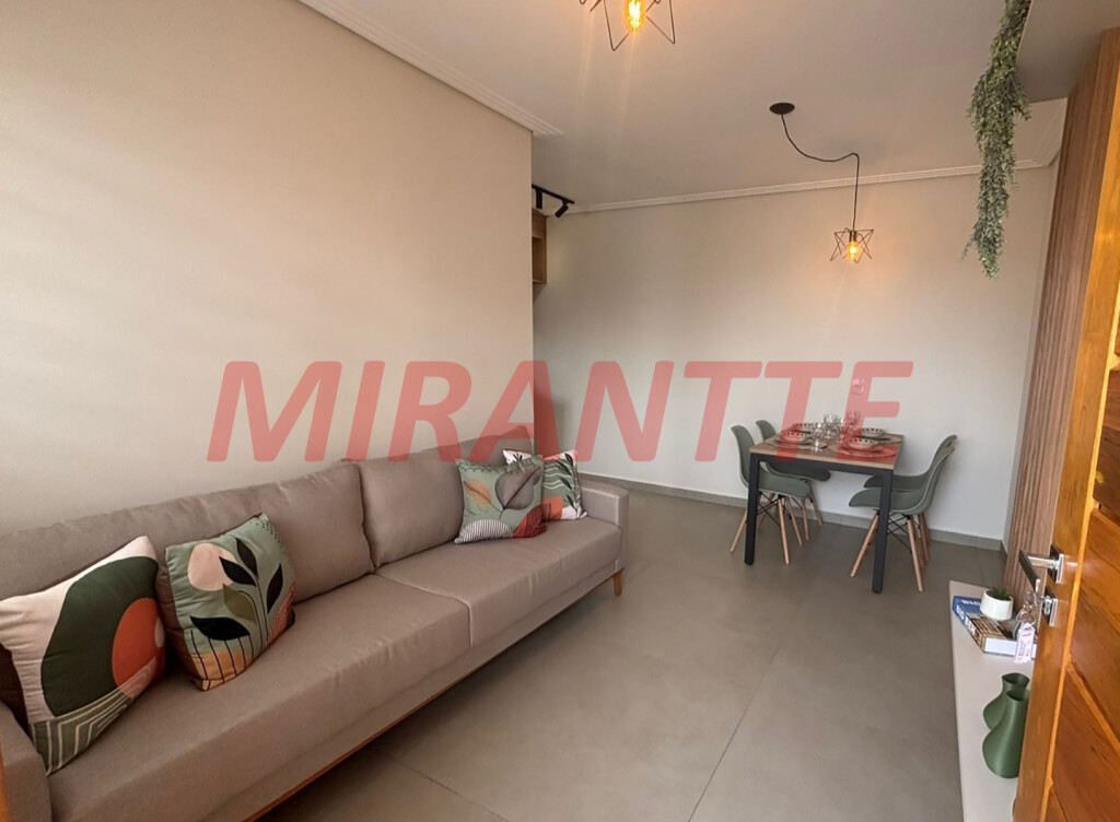Apartamento de 42m² com 2 quartos em Vila Pauliceia