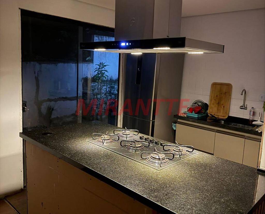 Cond. fechado de 140m² com 3 quartos em Alpes Da Cantareira