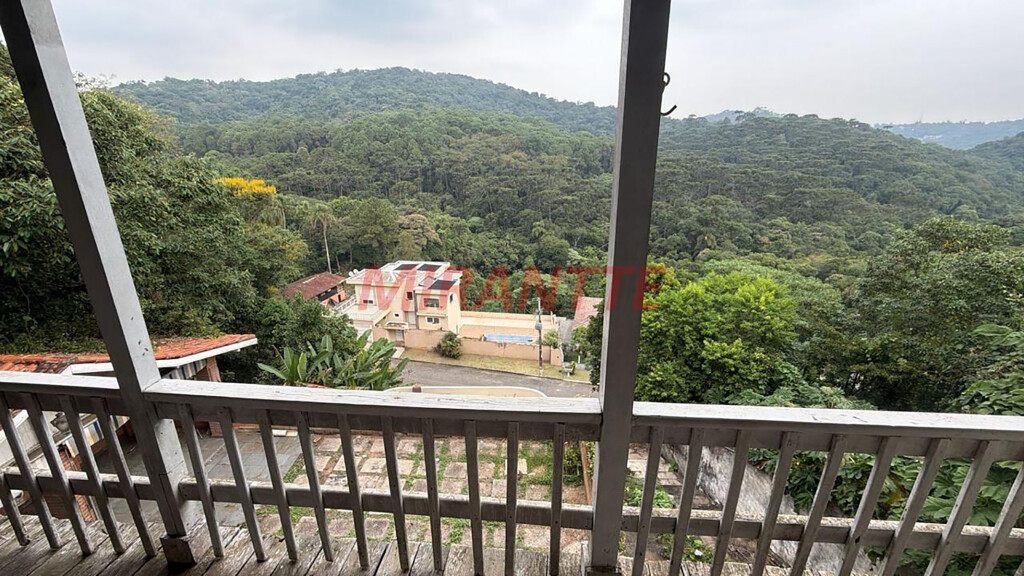 Cond. fechado de 140m² com 3 quartos em Alpes Da Cantareira