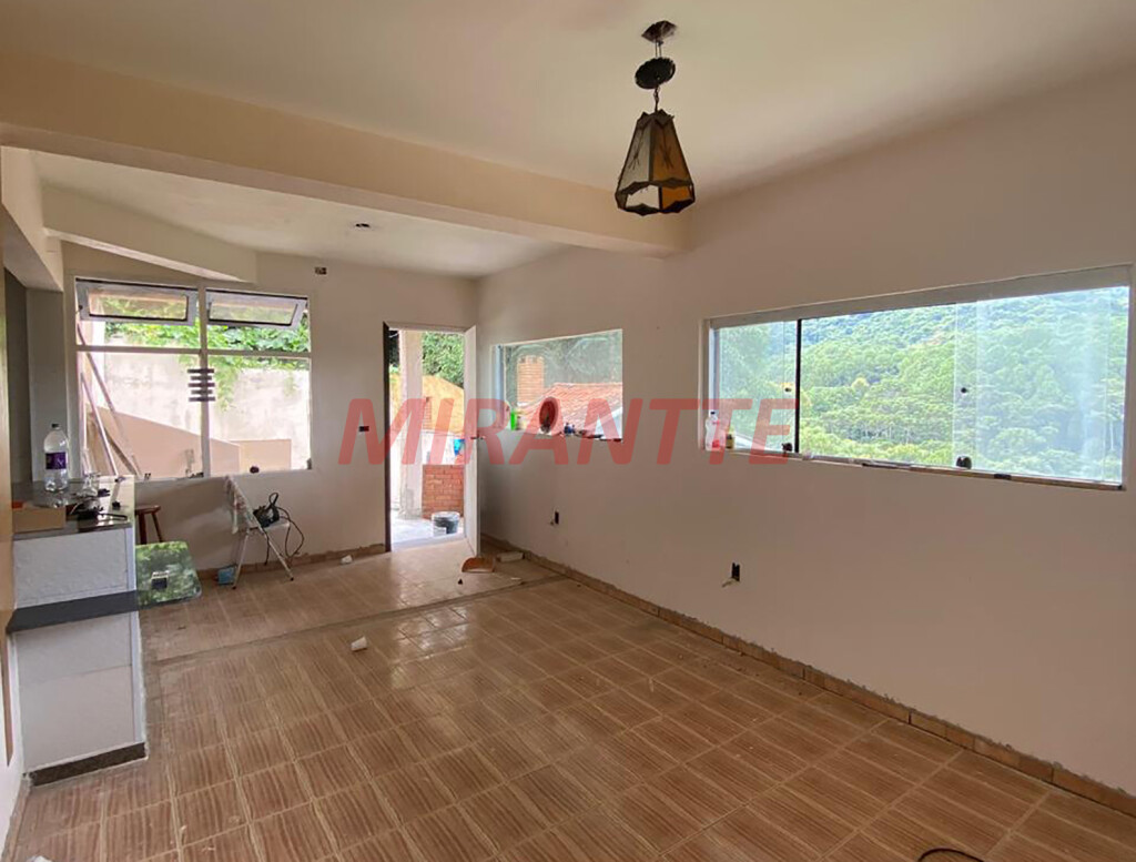 Cond. fechado de 140m² com 3 quartos em Alpes Da Cantareira