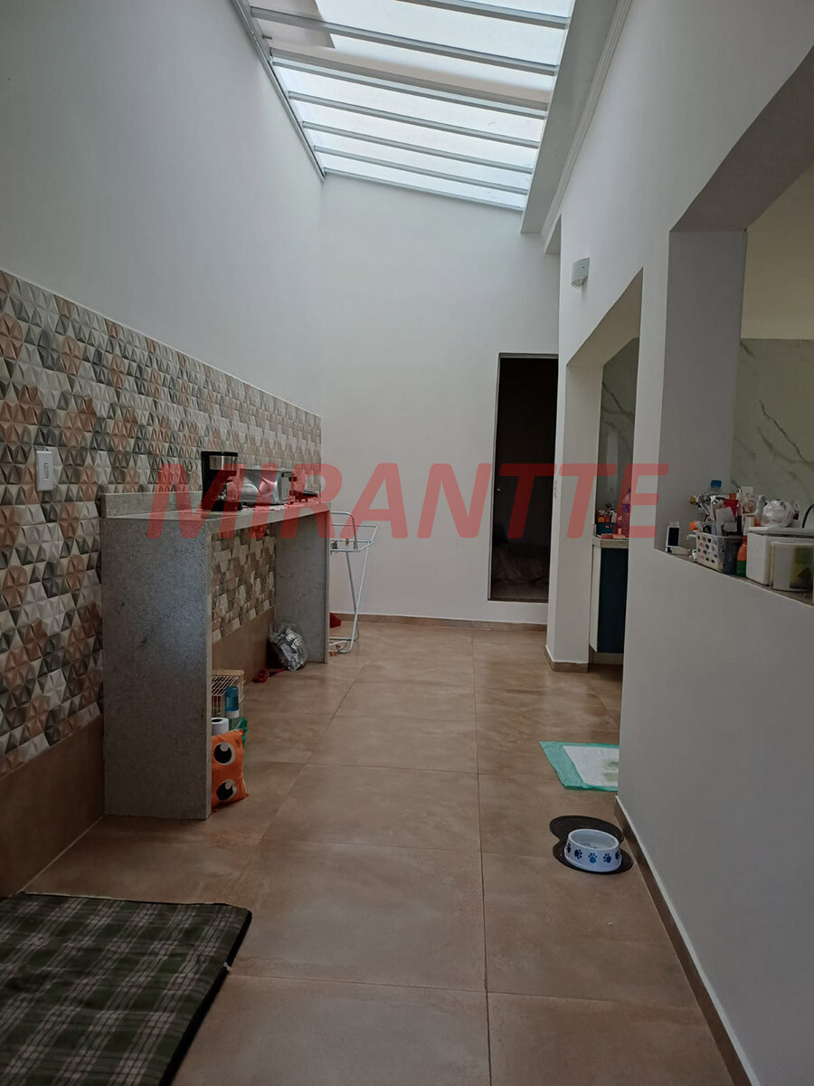 Sobrado de 172m² com 3 quartos em Conjunto Residencial Santa Terezinha