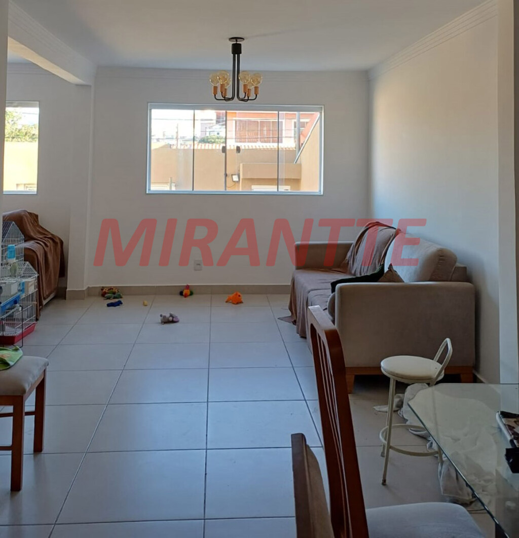 Sobrado de 172m² com 3 quartos em Conjunto Residencial Santa Terezinha