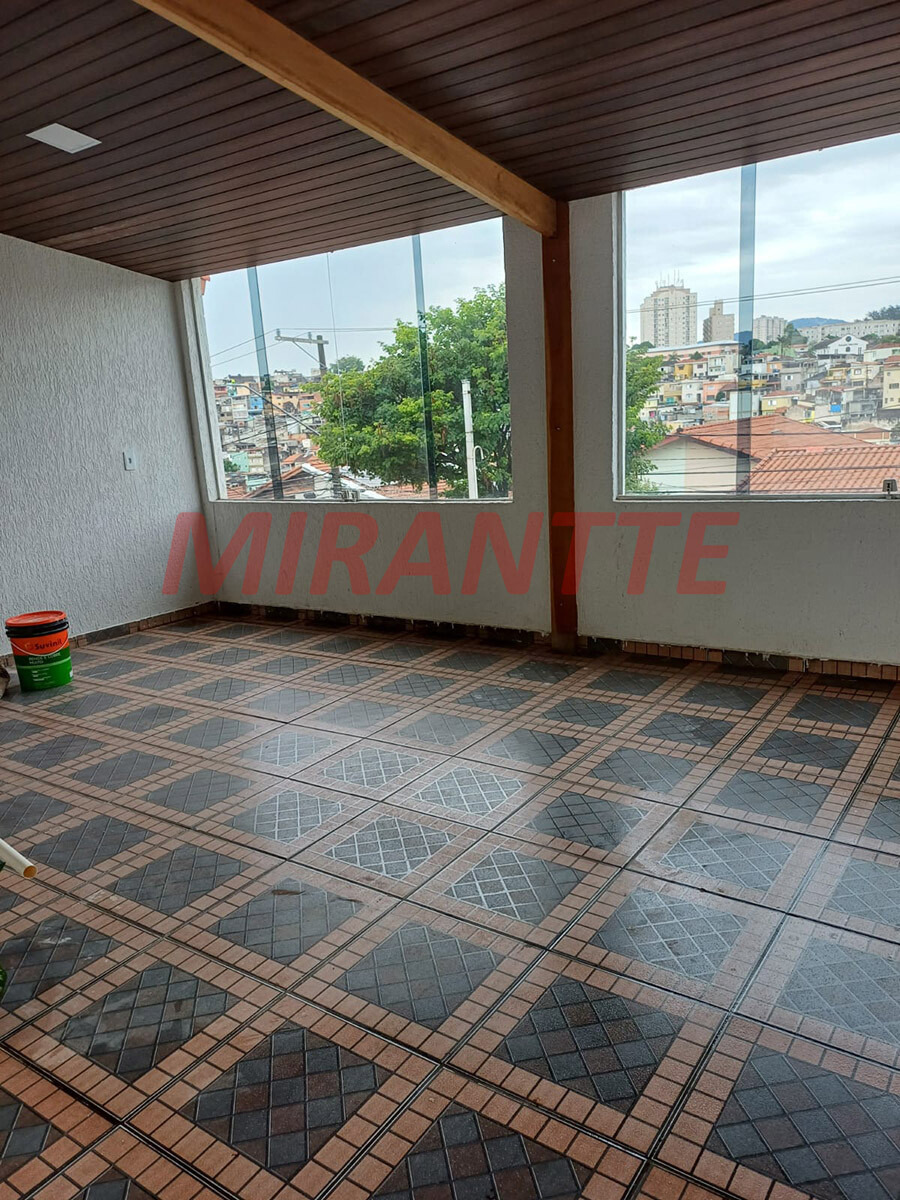 Sobrado de 172m² com 3 quartos em Conjunto Residencial Santa Terezinha