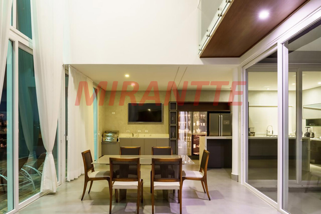 Casa de vila de 600m² com 4 quartos em Granja Viana