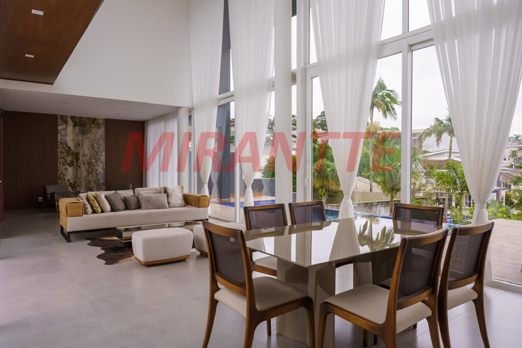 Casa de vila de 600m² com 4 quartos em Granja Viana