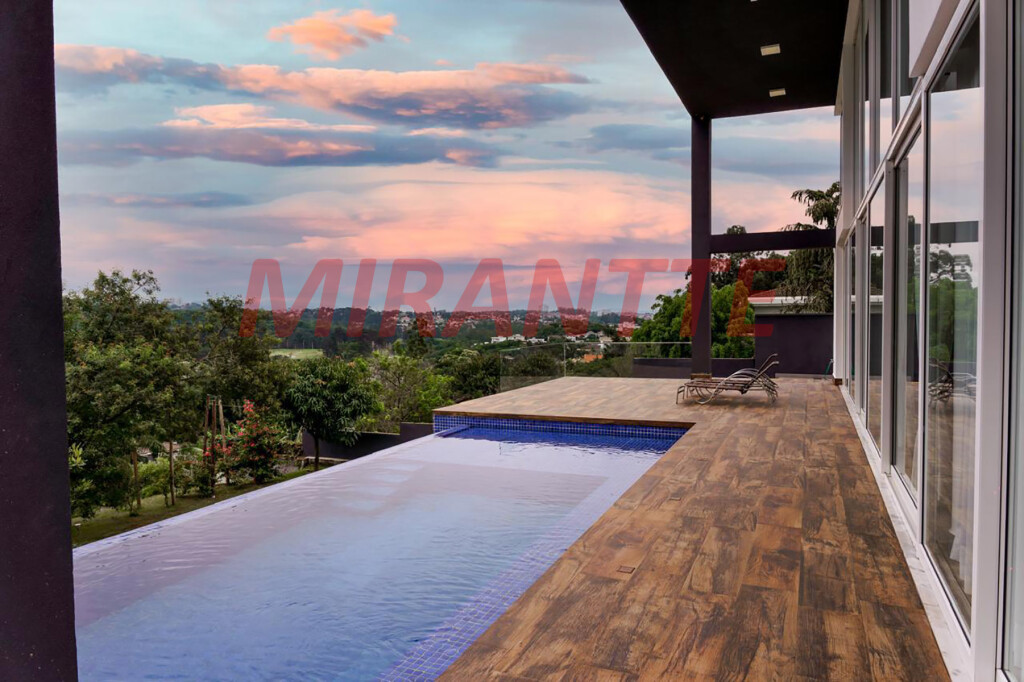 Casa de vila de 600m² com 4 quartos em Granja Viana