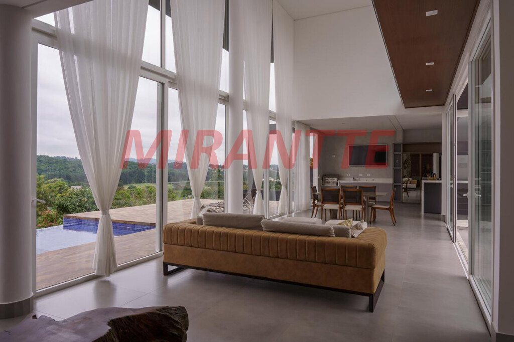 Casa de vila de 600m² com 4 quartos em Granja Viana