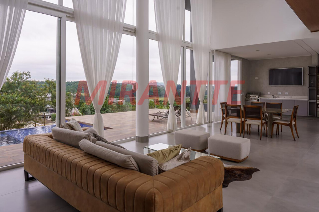 Casa de vila de 600m² com 4 quartos em Granja Viana