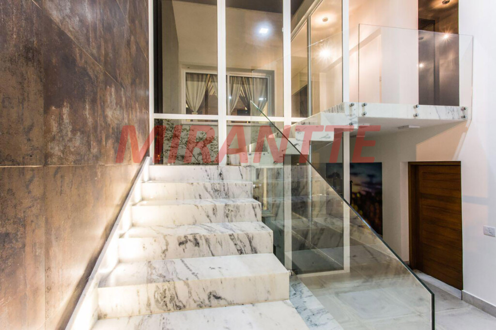 Casa de vila de 600m² com 4 quartos em Granja Viana