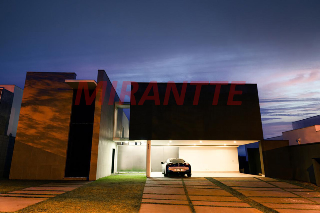 Casa de vila de 600m² com 4 quartos em Granja Viana
