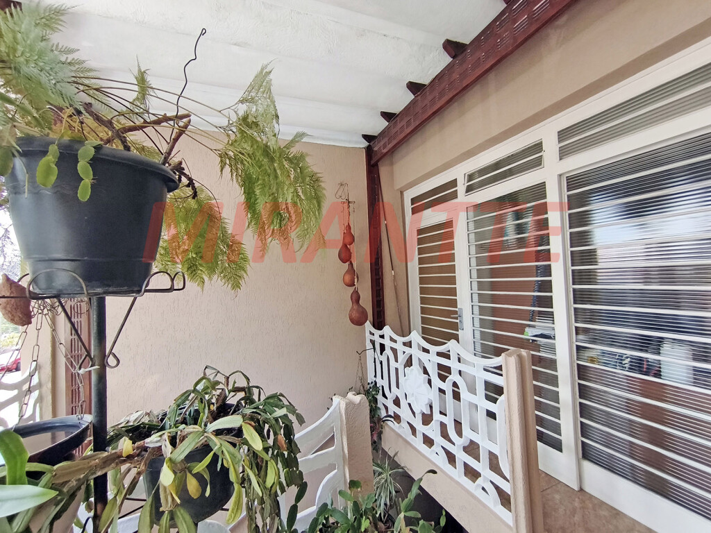 Sobrado de 1995m² com 2 quartos em Santa Teresinha