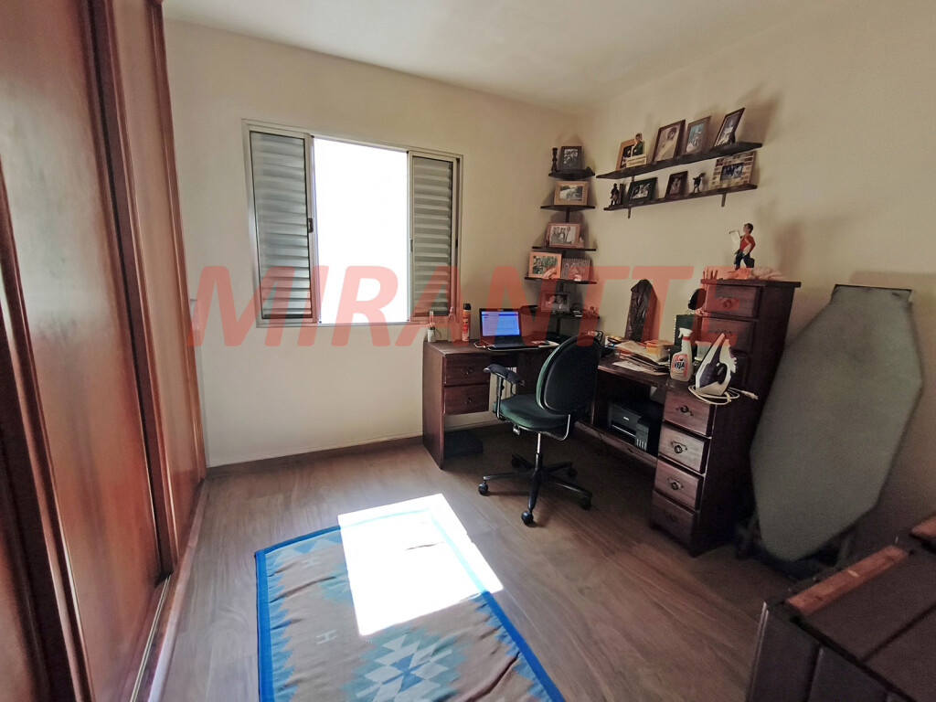 Sobrado de 1995m² com 2 quartos em Santa Teresinha