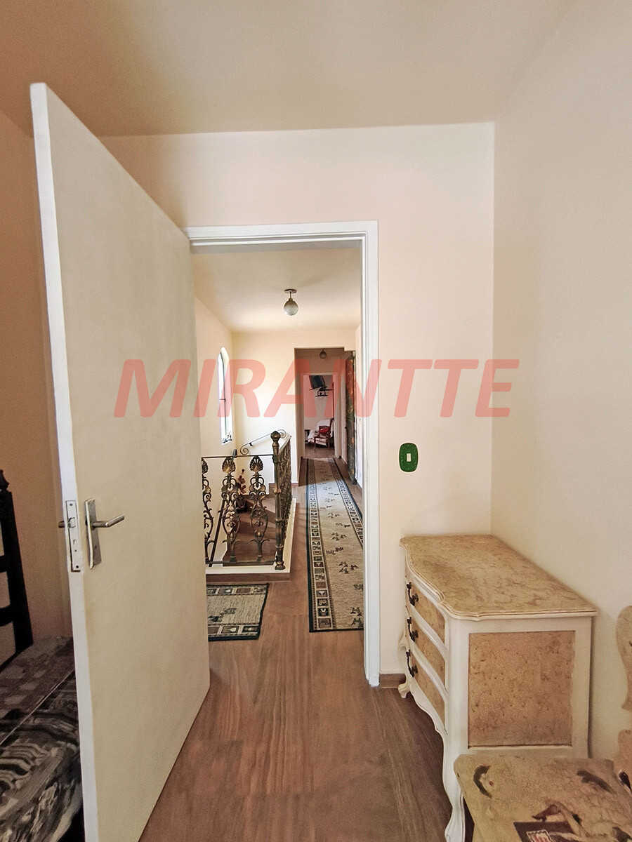 Sobrado de 1995m² com 2 quartos em Santa Teresinha