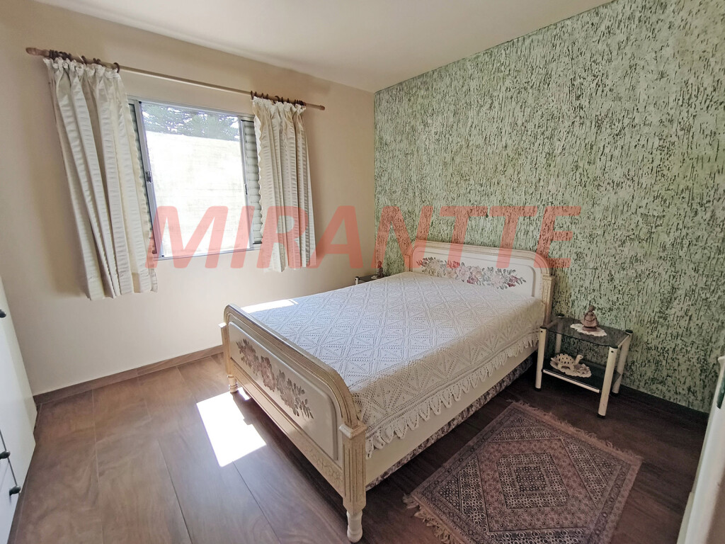 Sobrado de 1995m² com 2 quartos em Santa Teresinha