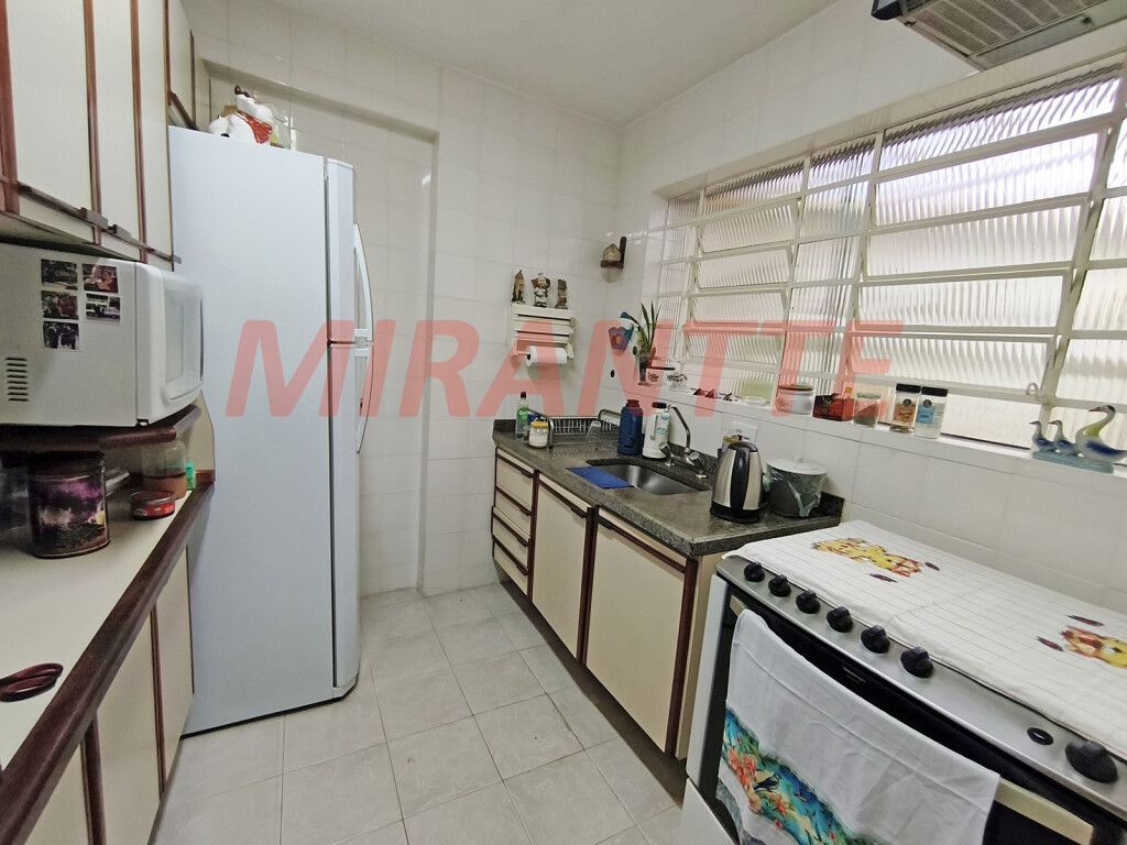 Sobrado de 1995m² com 2 quartos em Santa Teresinha