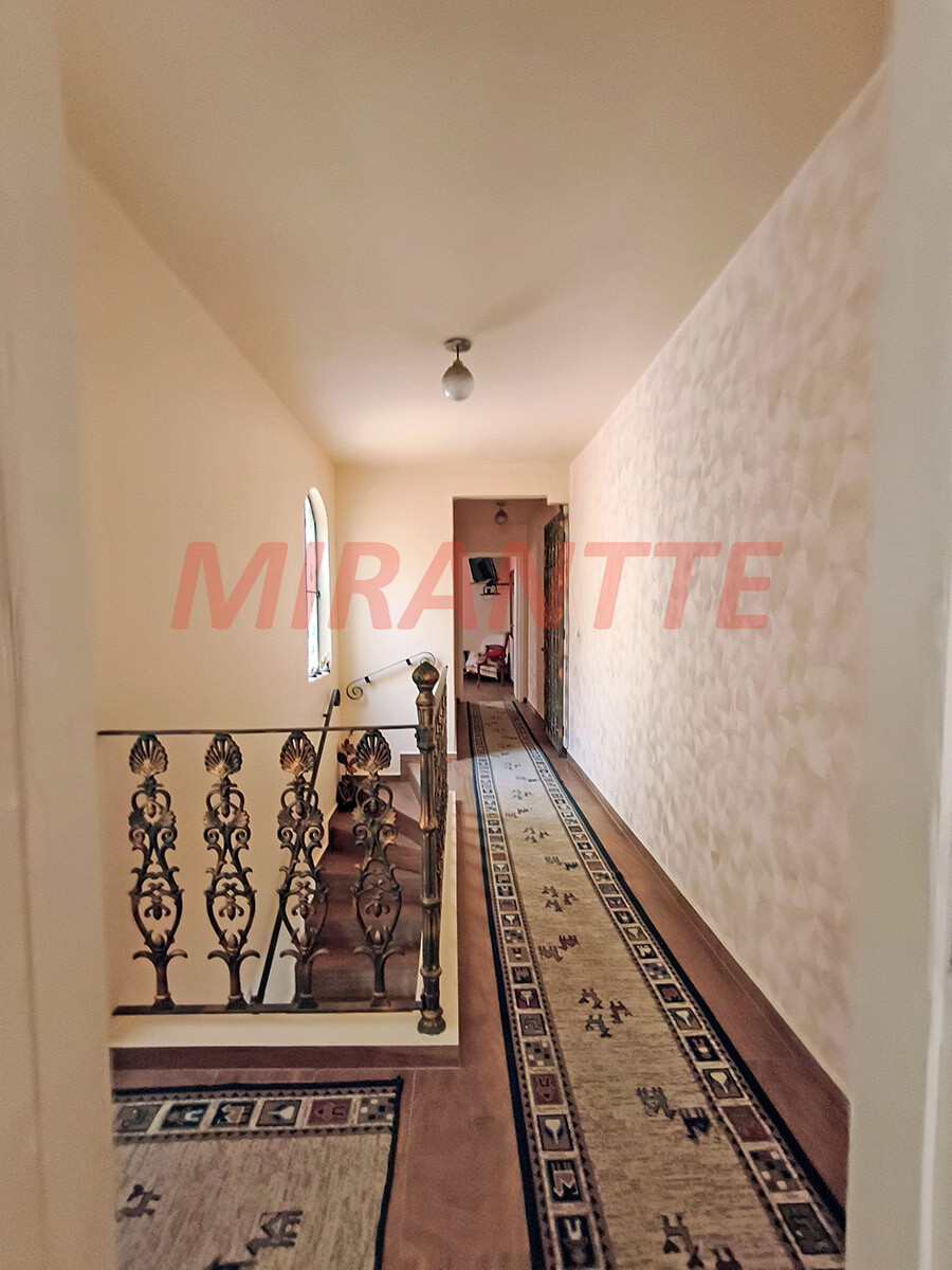 Sobrado de 1995m² com 2 quartos em Santa Teresinha