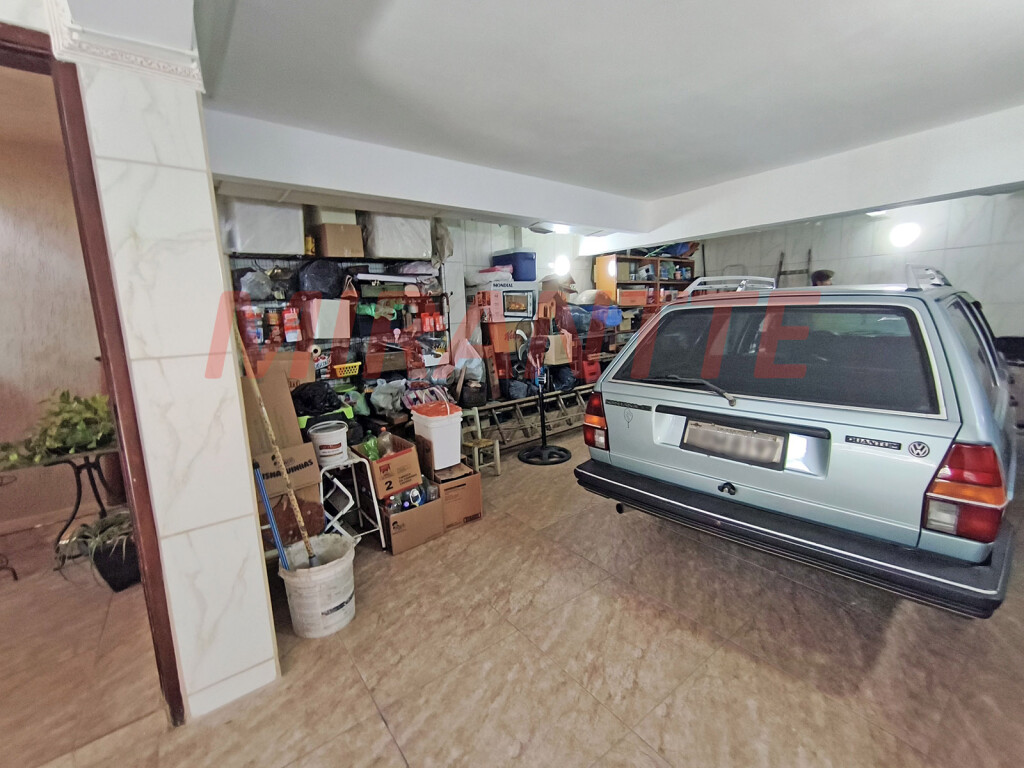 Sobrado de 1995m² com 2 quartos em Santa Teresinha