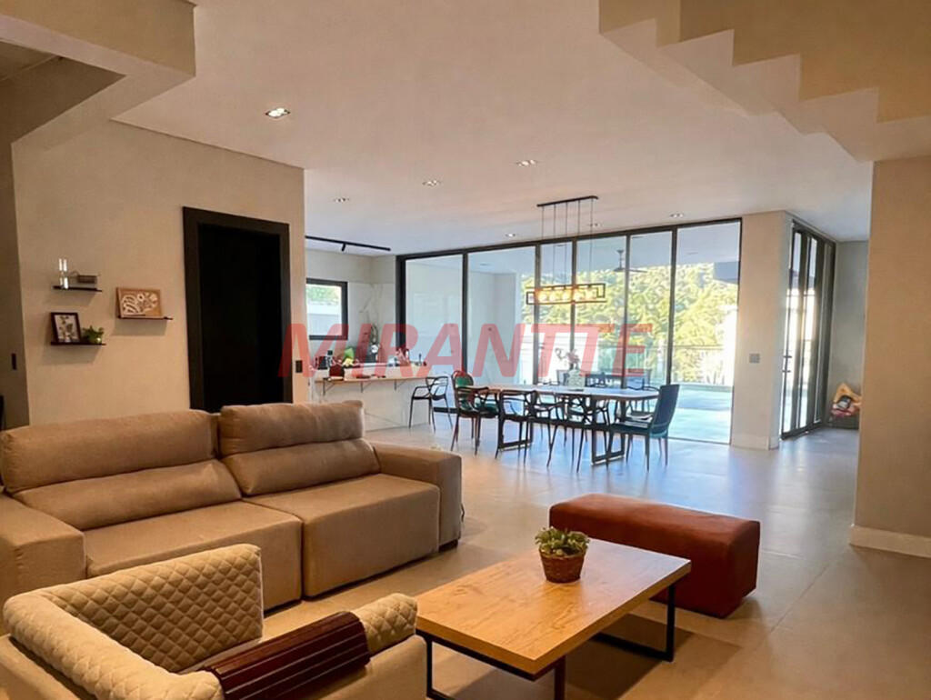 Sobrado de 464m² em ALPHAVILLE