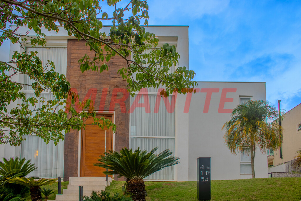 Cond. fechado de 740m² com 5 quartos em Tanque