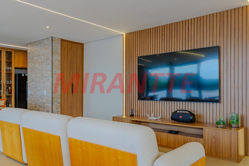 Cond. fechado de 740m² com 5 quartos em Tanque